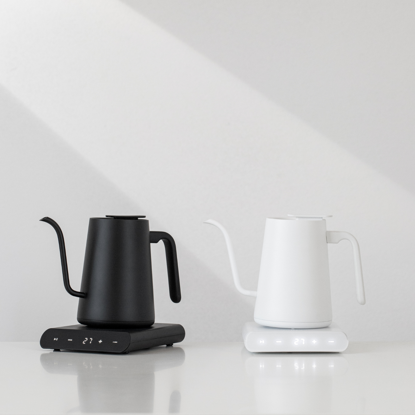 BAT ELECTRIC KETTLE BLACK