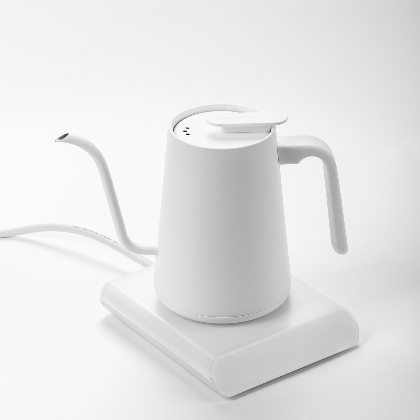 BAT ELECTRIC KETTLE WHITE