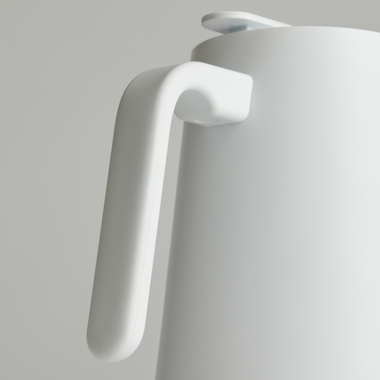 BAT ELECTRIC KETTLE WHITE