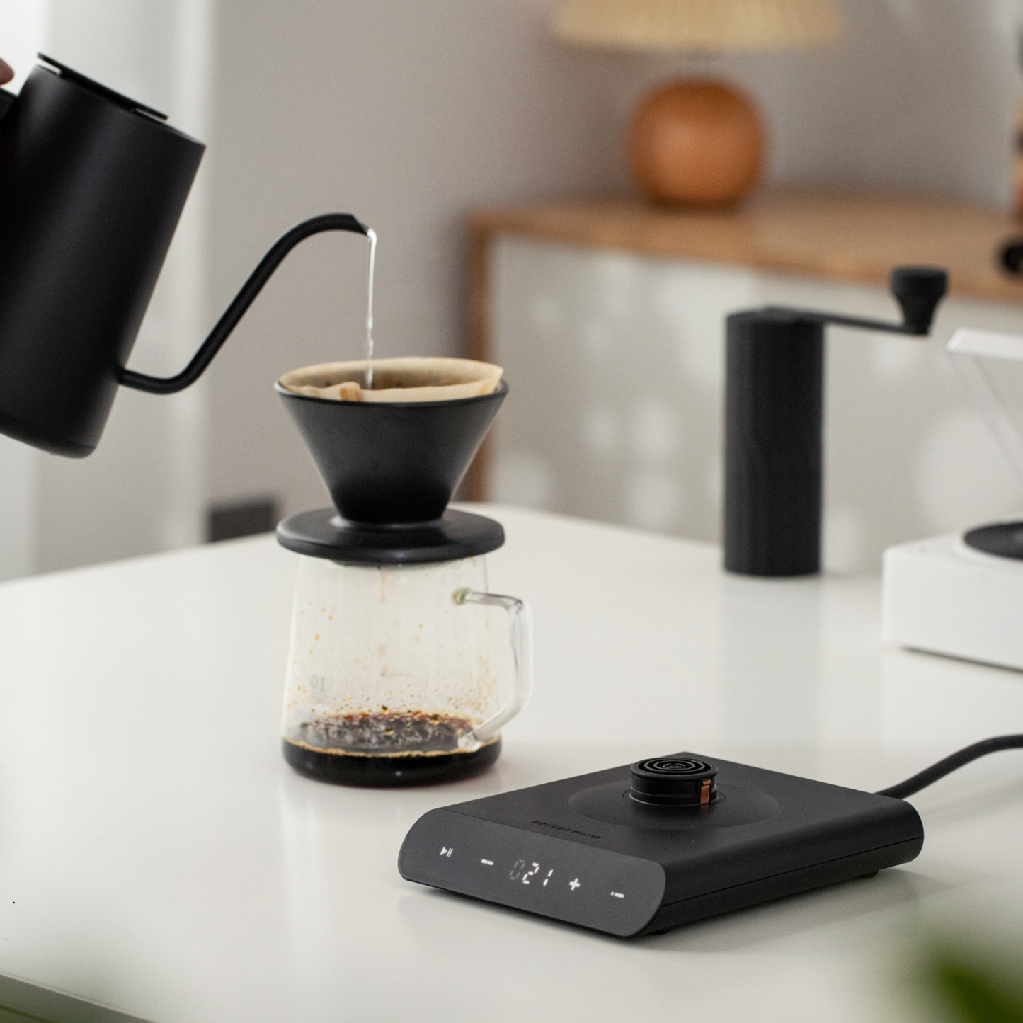 BAT ELECTRIC KETTLE BLACK